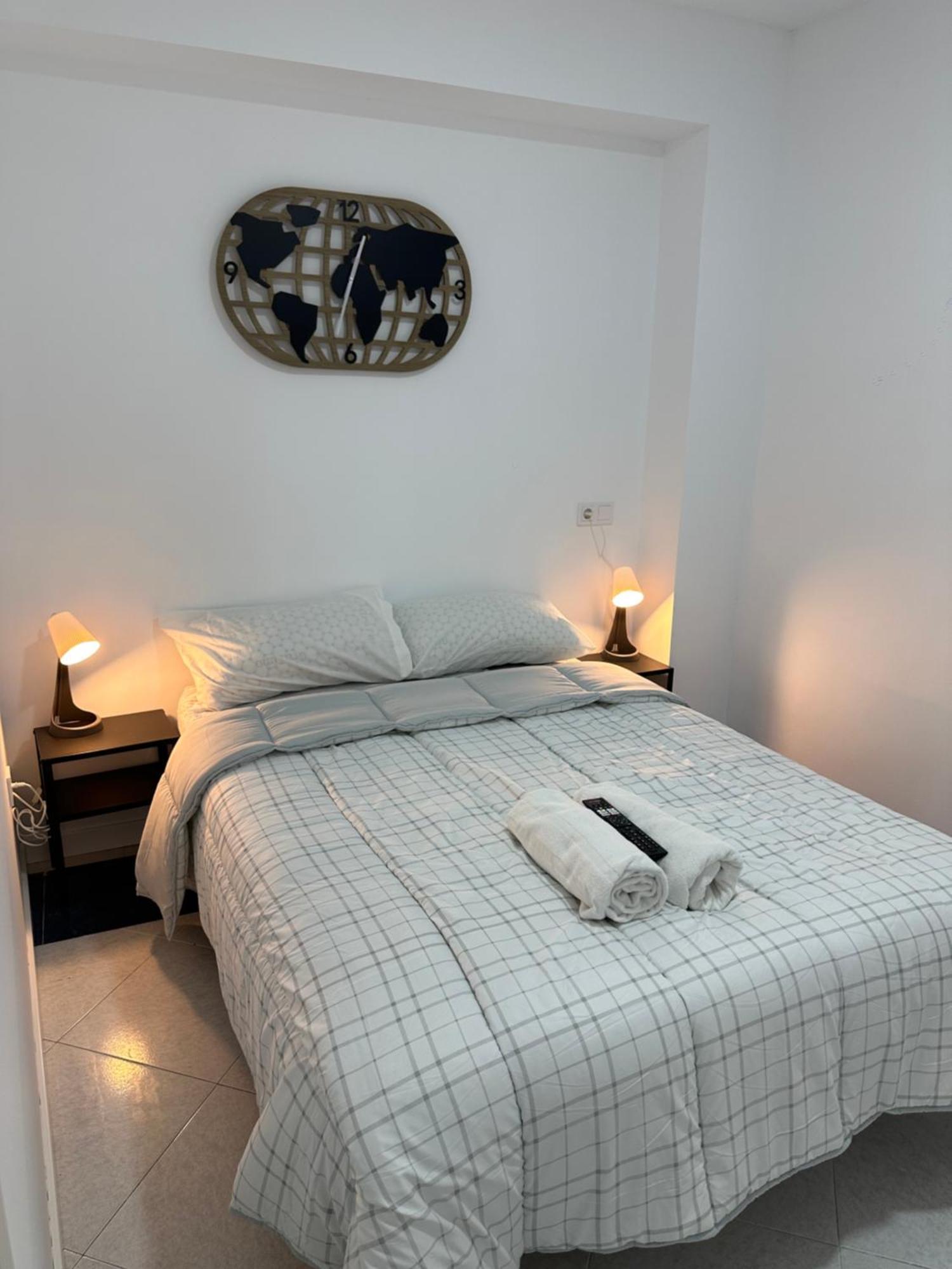Rooms Mediavilla มาดริด ภายนอก รูปภาพ