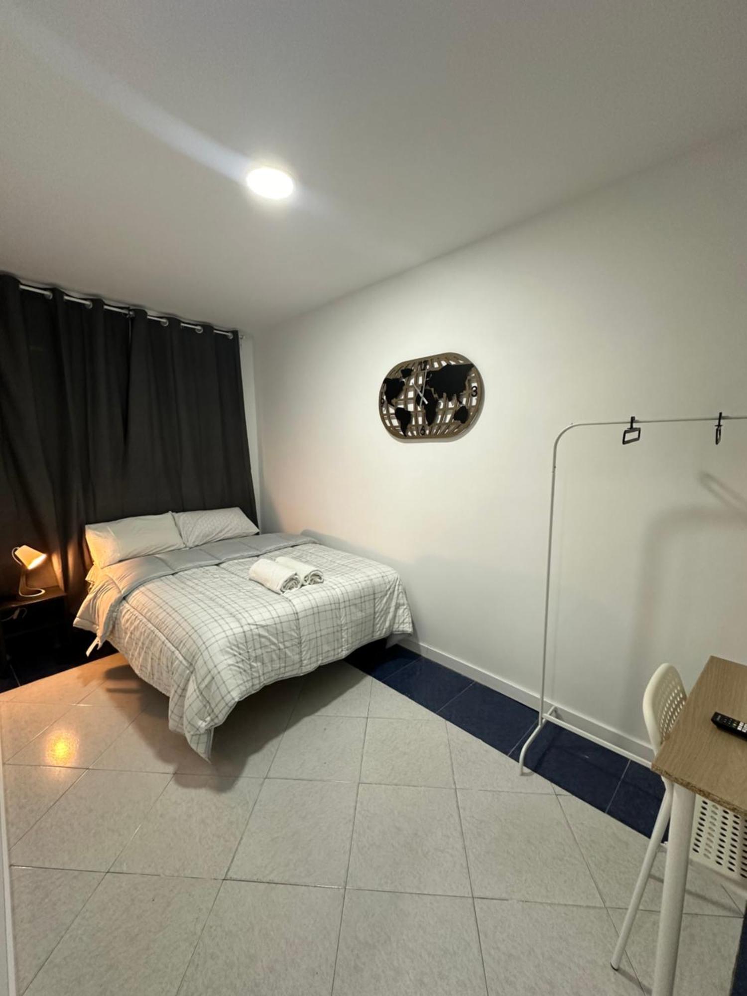 Rooms Mediavilla มาดริด ภายนอก รูปภาพ