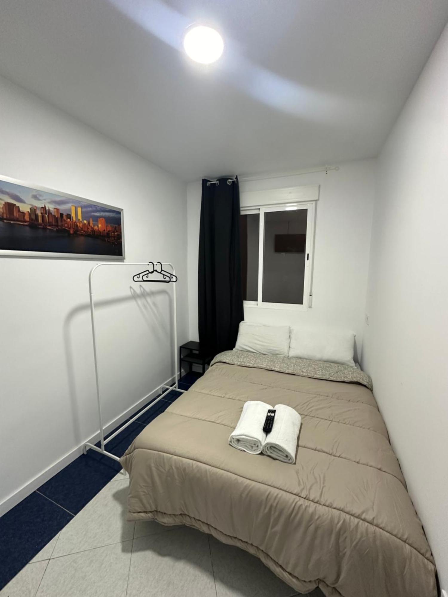 Rooms Mediavilla มาดริด ภายนอก รูปภาพ