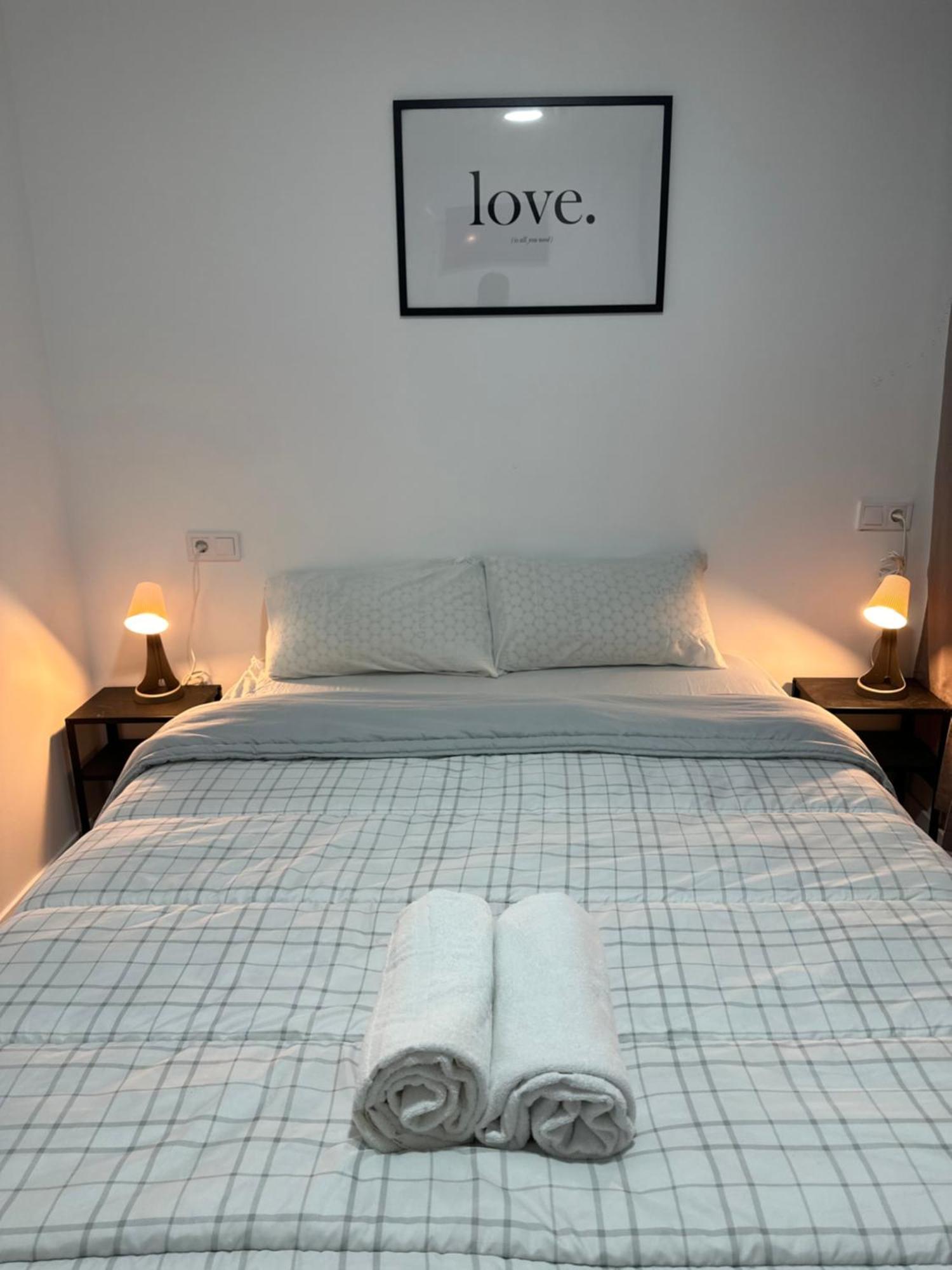 Rooms Mediavilla มาดริด ภายนอก รูปภาพ