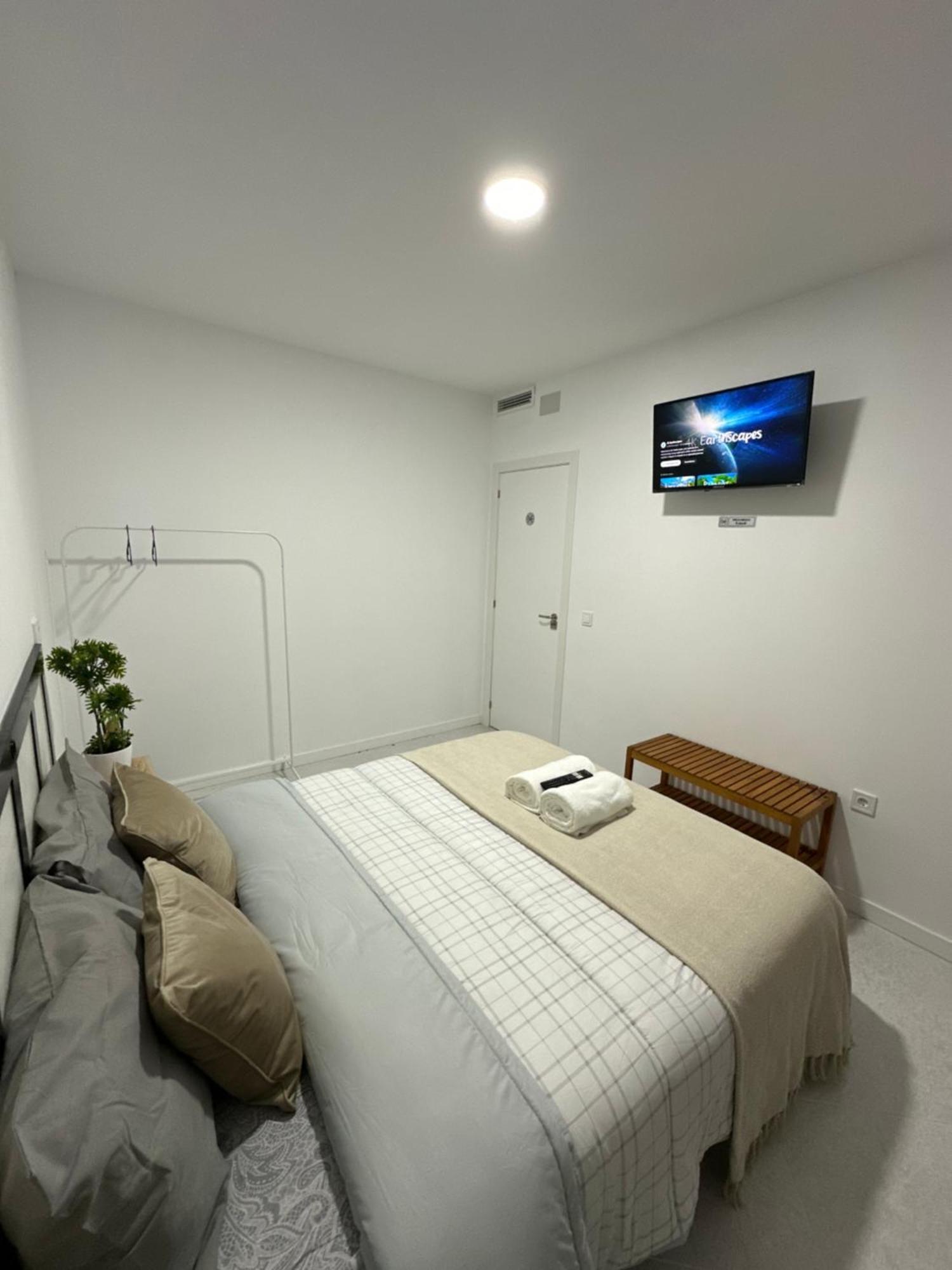 Rooms Mediavilla มาดริด ภายนอก รูปภาพ