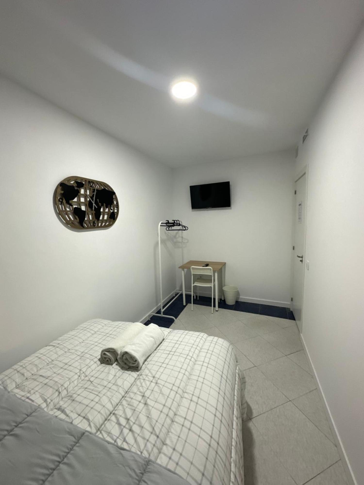 Rooms Mediavilla มาดริด ภายนอก รูปภาพ