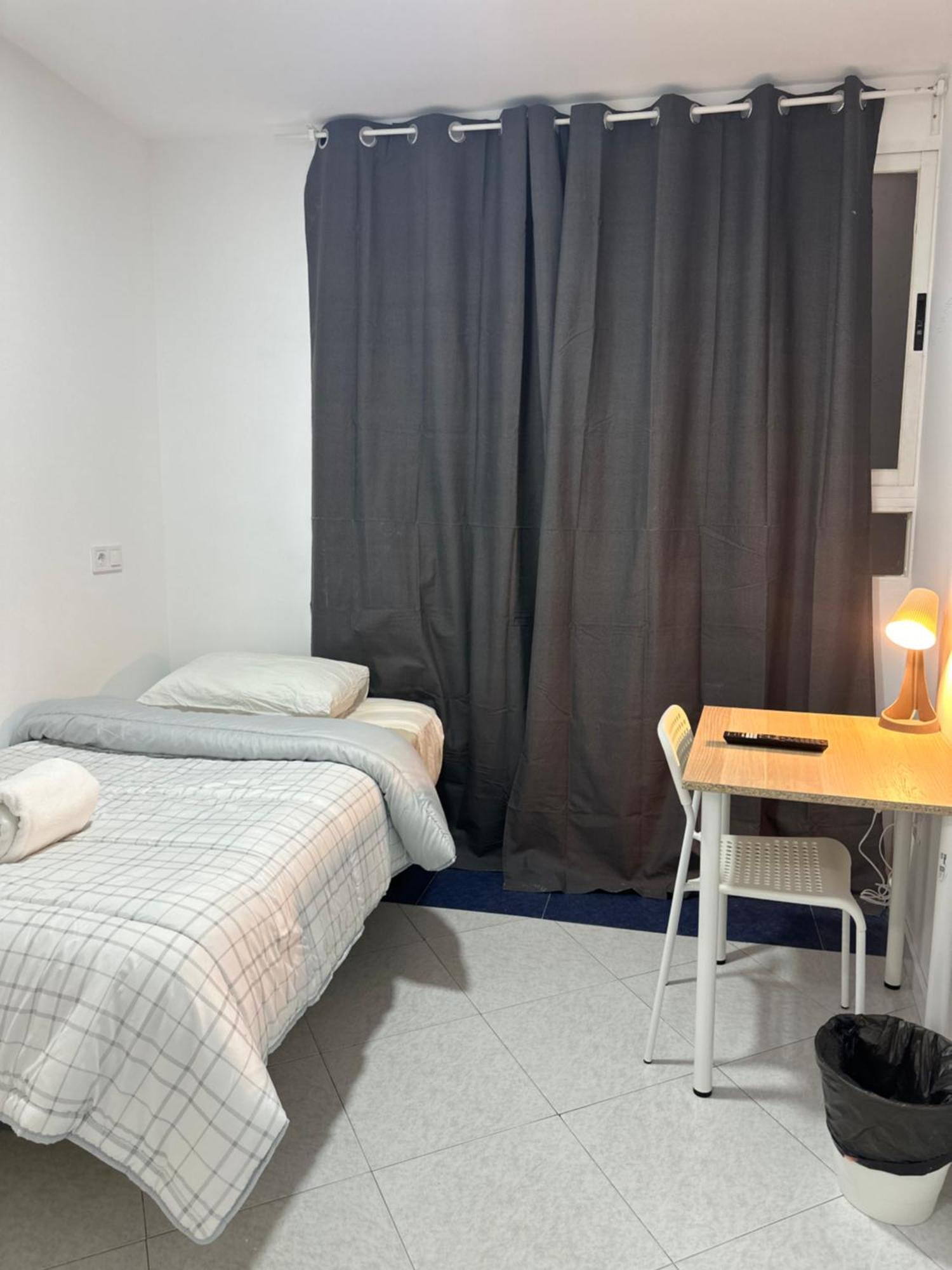 Rooms Mediavilla มาดริด ภายนอก รูปภาพ