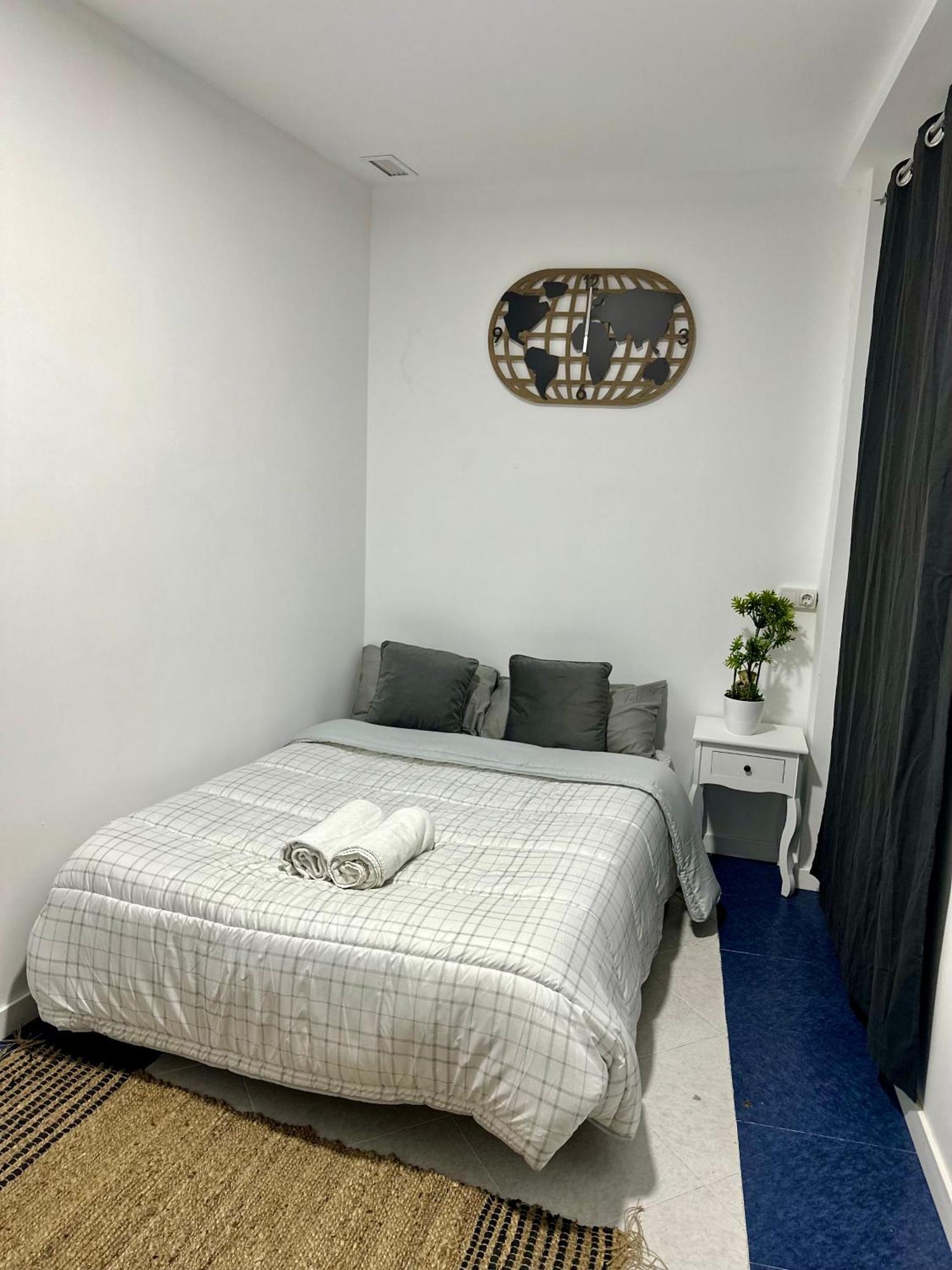 Rooms Mediavilla มาดริด ภายนอก รูปภาพ